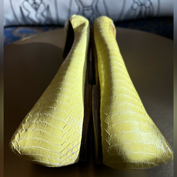 Jimmy Choo Pointed Python Flats Used - Picture 4 of 6